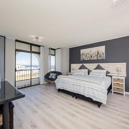 Big Blue Accommodation Bloubergstrand Exterior photo